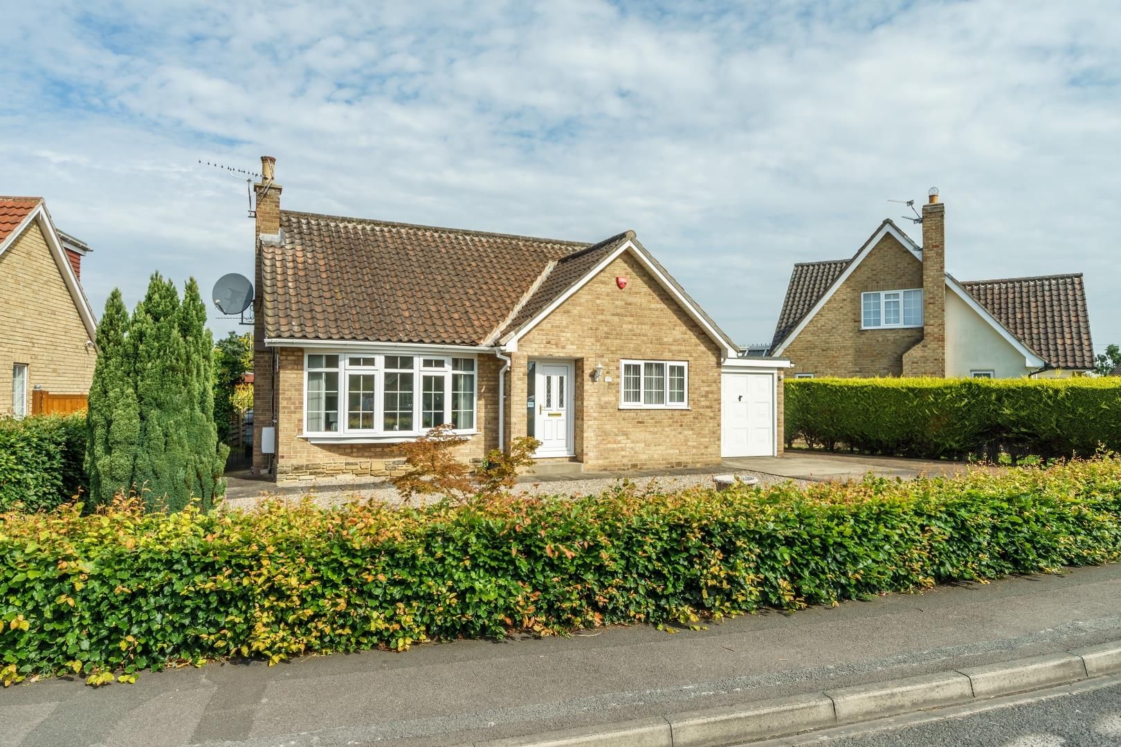 2 bed detached bungalow for sale in Meadlands, Appletree Village, York