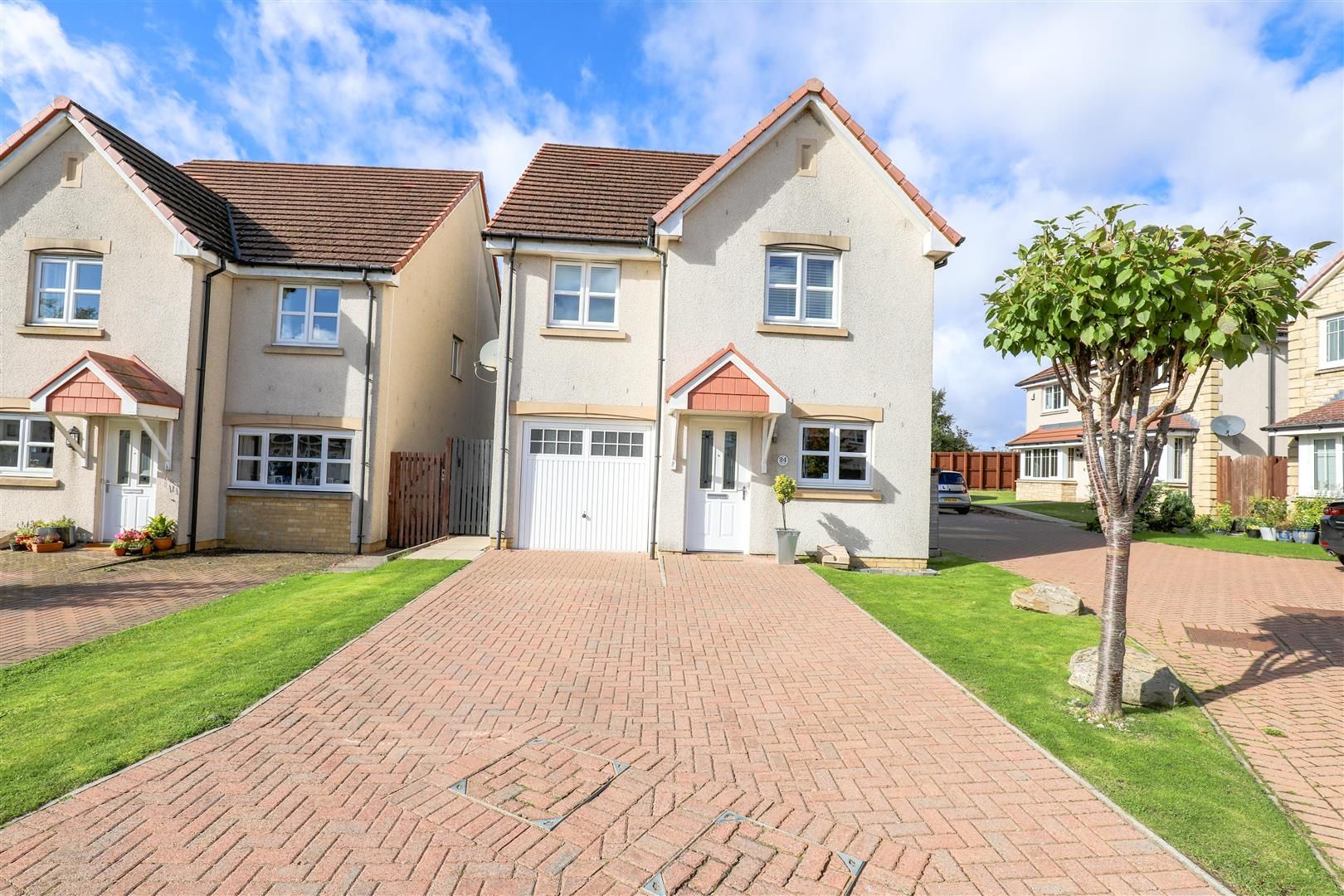 4 bed detached house for sale in Balfour Gardens, Glenrothes KY6 Zoopla