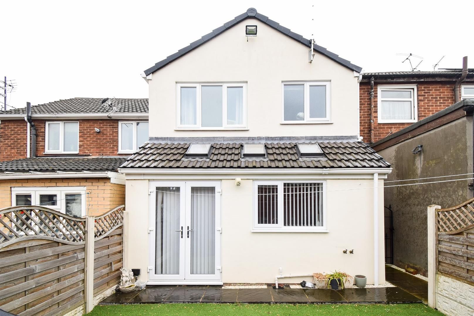 3 bed town house to rent in Calder View, Crigglestone WF4 Zoopla