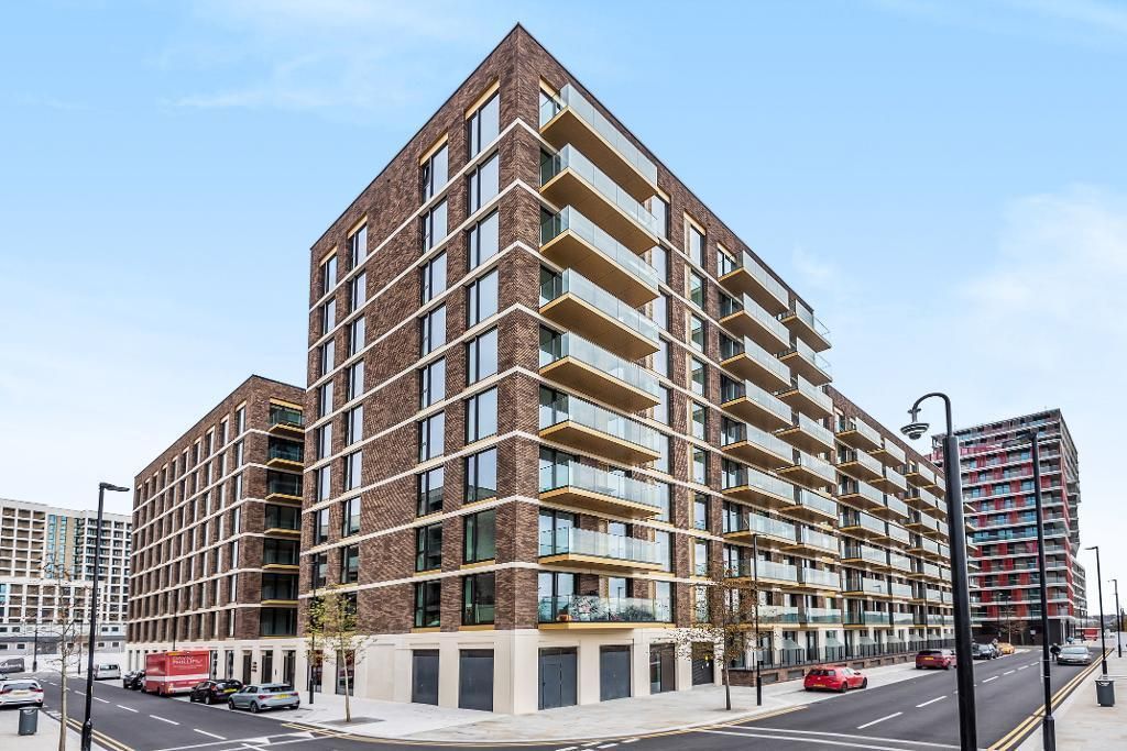 Royal Crest Avenue, Royal Wharf, London E16  