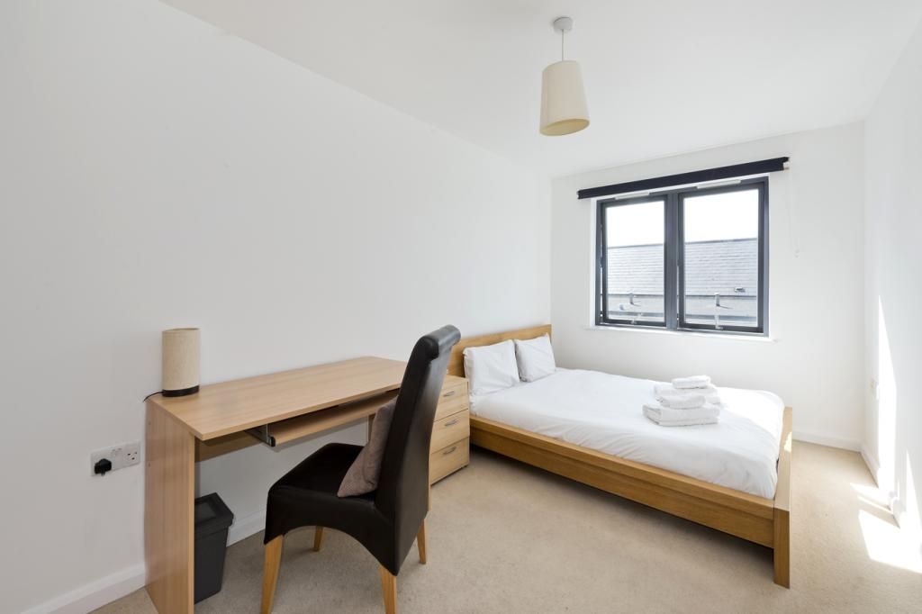 Mackintosh Lane, Homerton, London E9