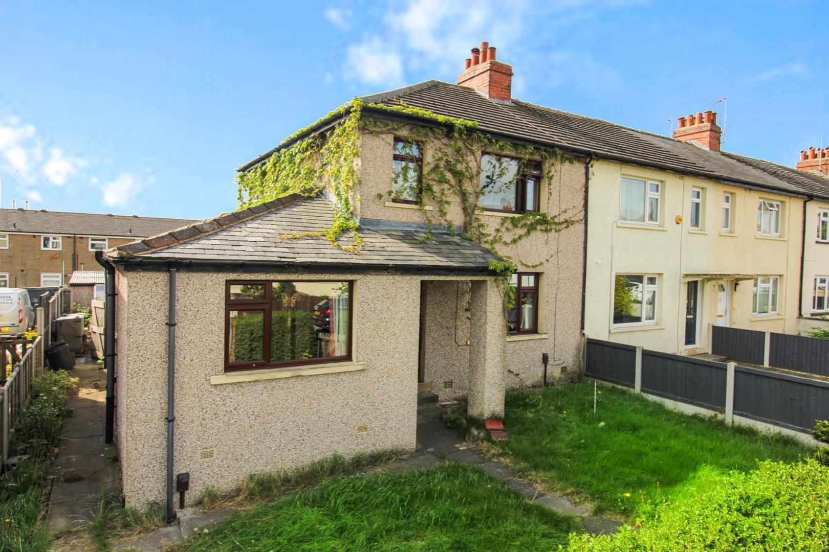 4 bed end terrace house for sale in Westfield Avenue, Yeadon, Leeds