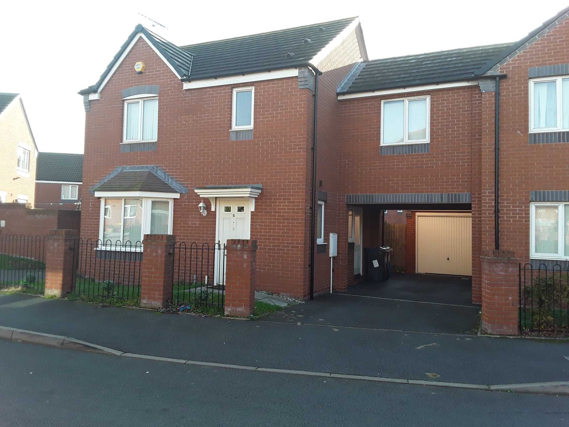 4 bed semidetached house to rent in Plants Brook Crescent, Erdington