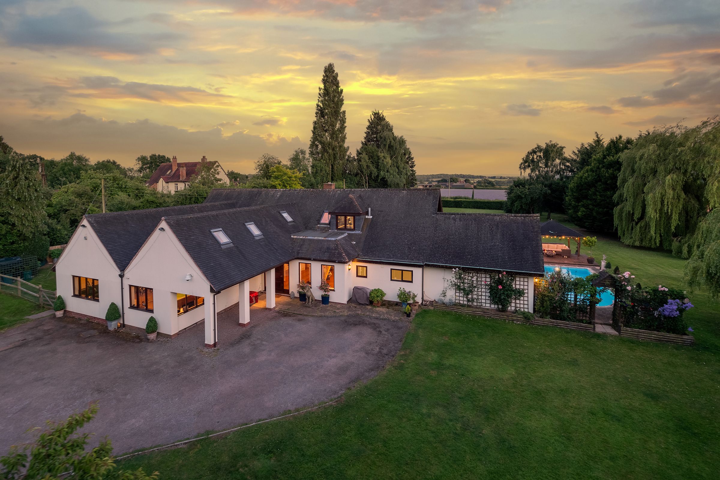 5 bed detached house for sale in Whitley Hill, Henley In Arden B95 Zoopla