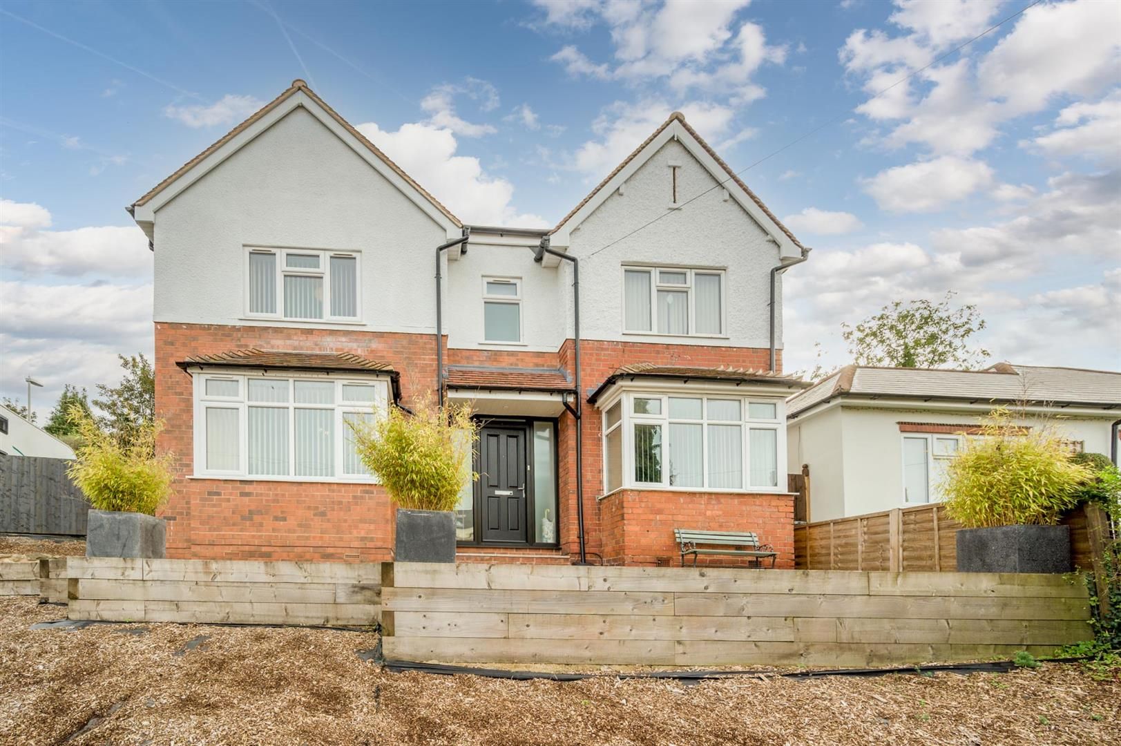 4 bed detached house to rent in Worcester Street, Stourbridge, West