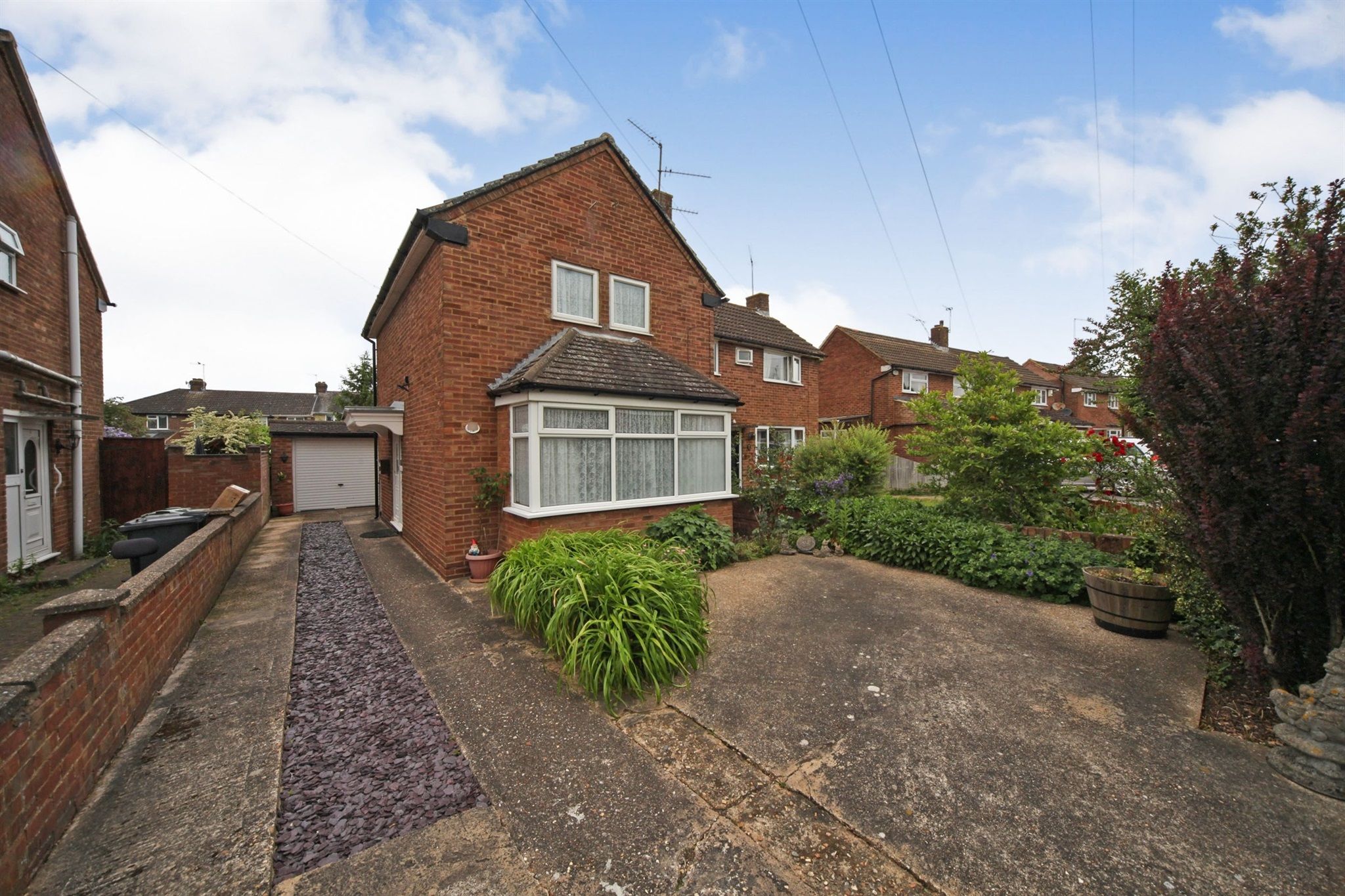 3 bed semidetached house for sale in Ravensthorpe, Luton LU2 Zoopla