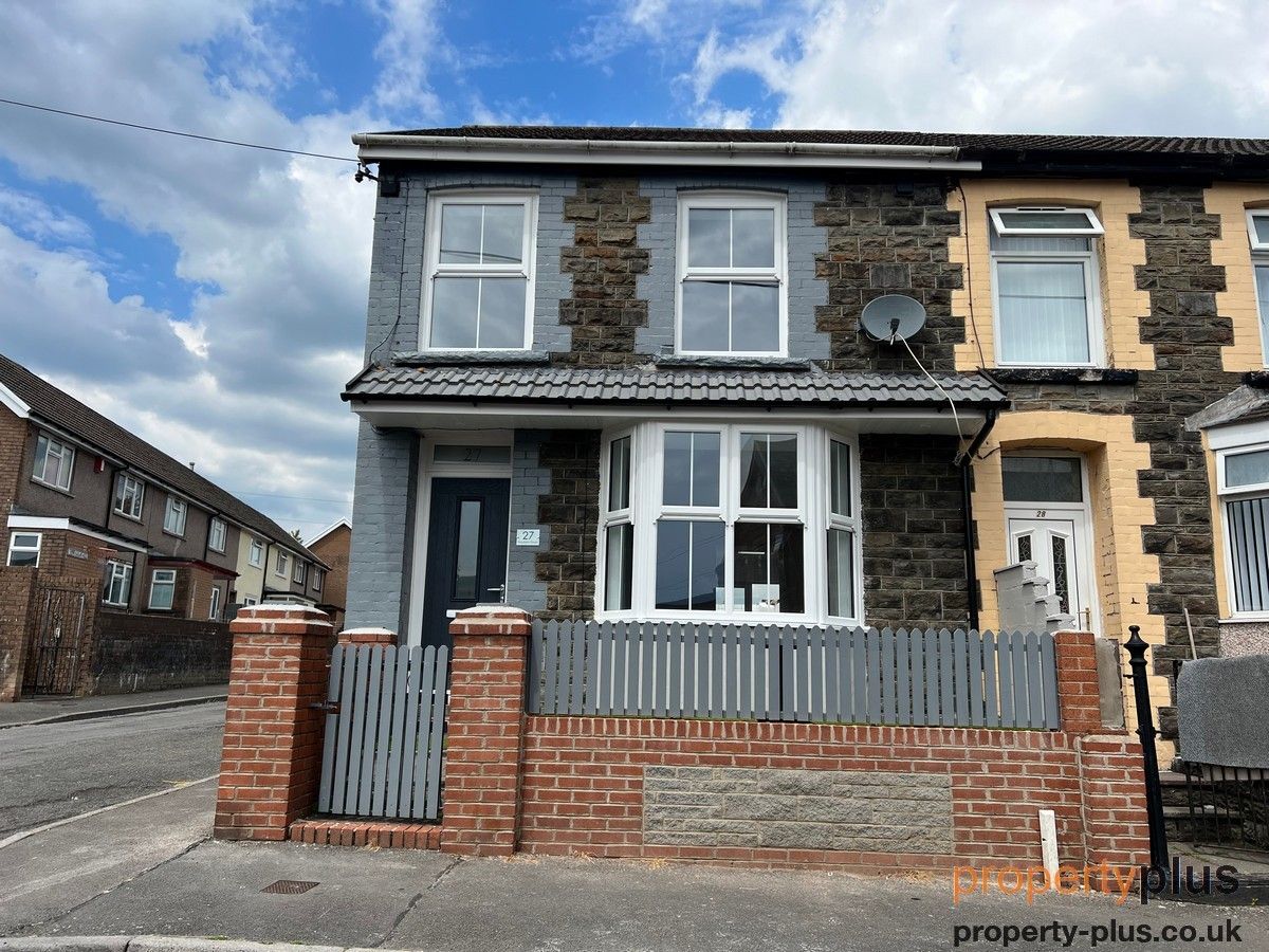 3 bed end terrace house for sale in Elizabeth Street Pentre , Pentre