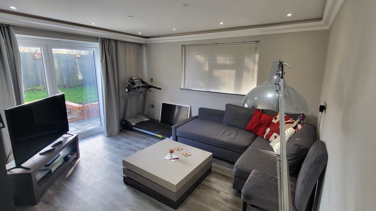 3 bed property to rent in Allingham Close, London W7 Zoopla