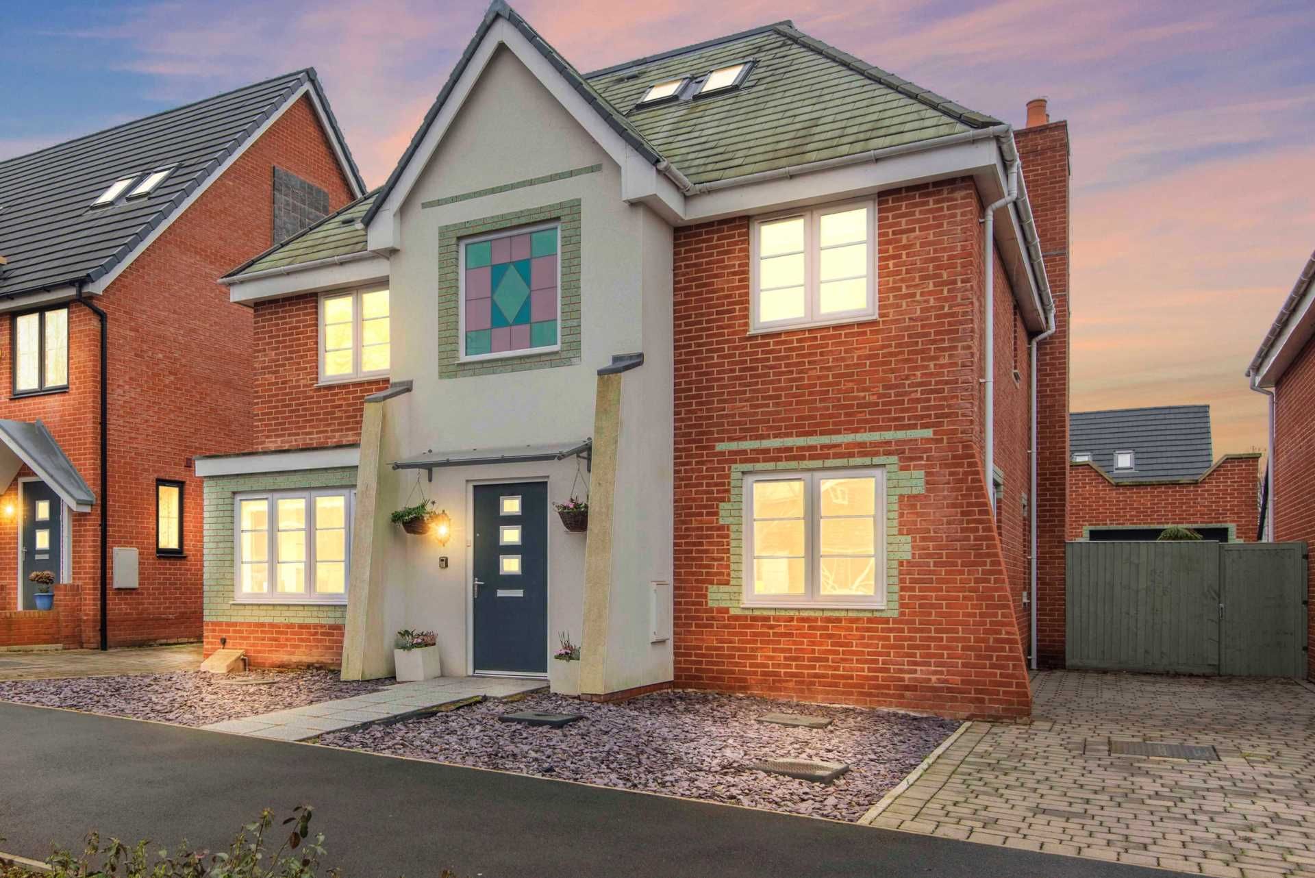 5 bed detached house for sale in Kennedy Avenue, Daws Hill Lane, High