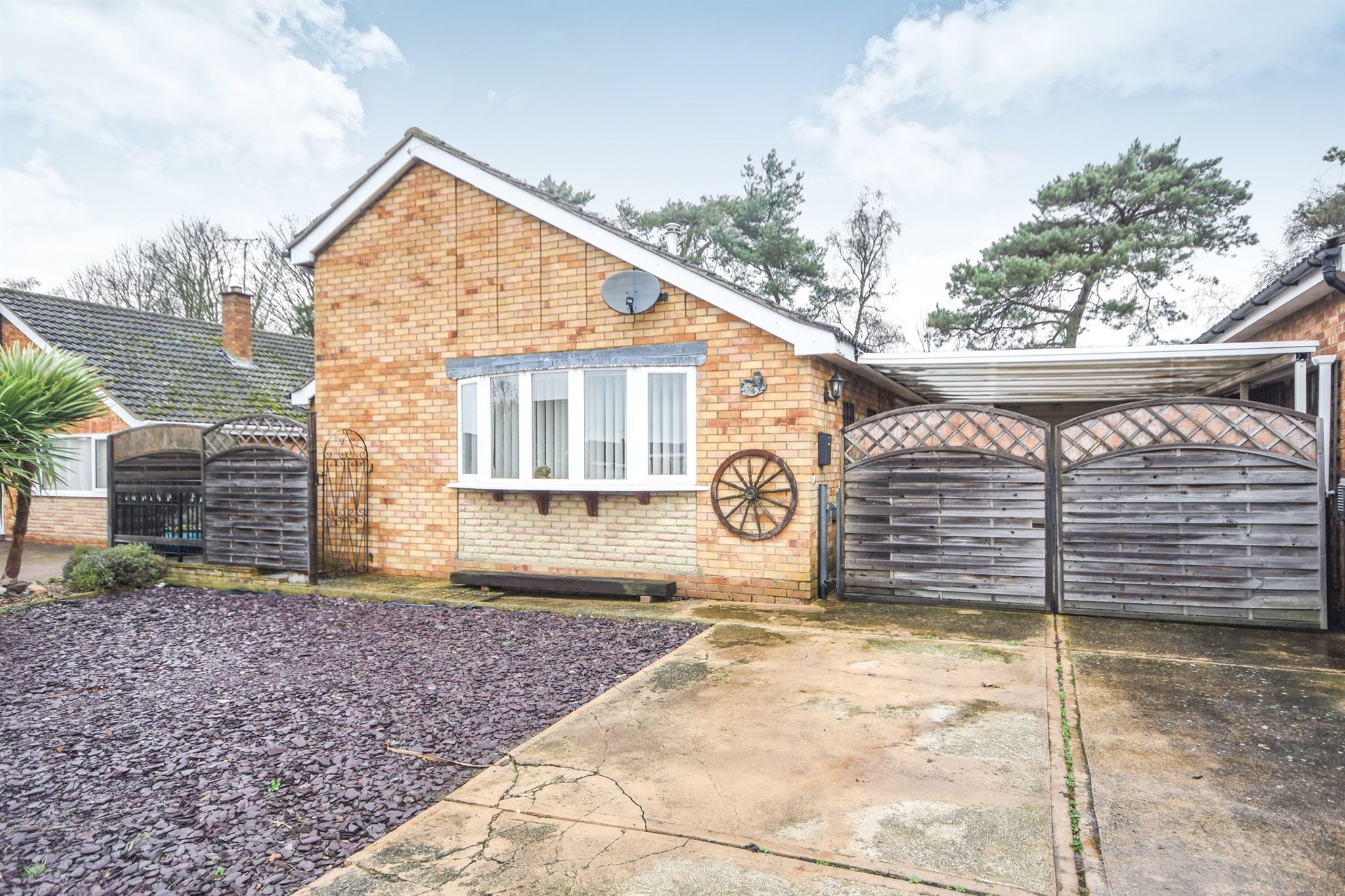 3 bed detached bungalow for sale in Sandgalls Road, Lakenheath, Brandon