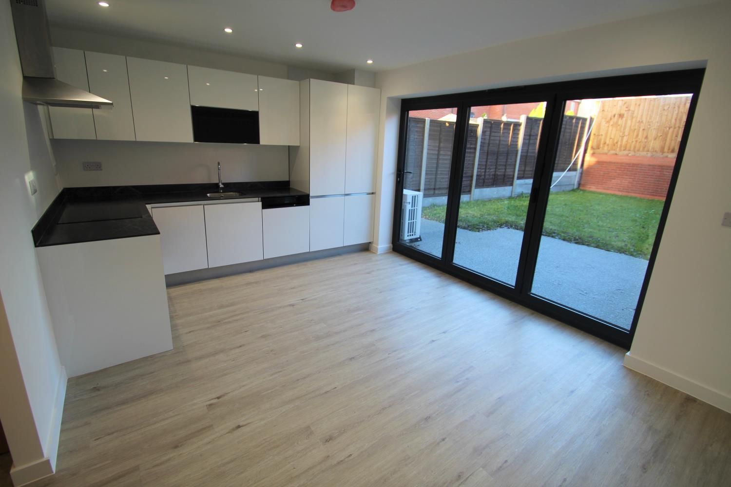 4 bed semidetached house for sale in Fulham Way, Ipswich IP1 Zoopla