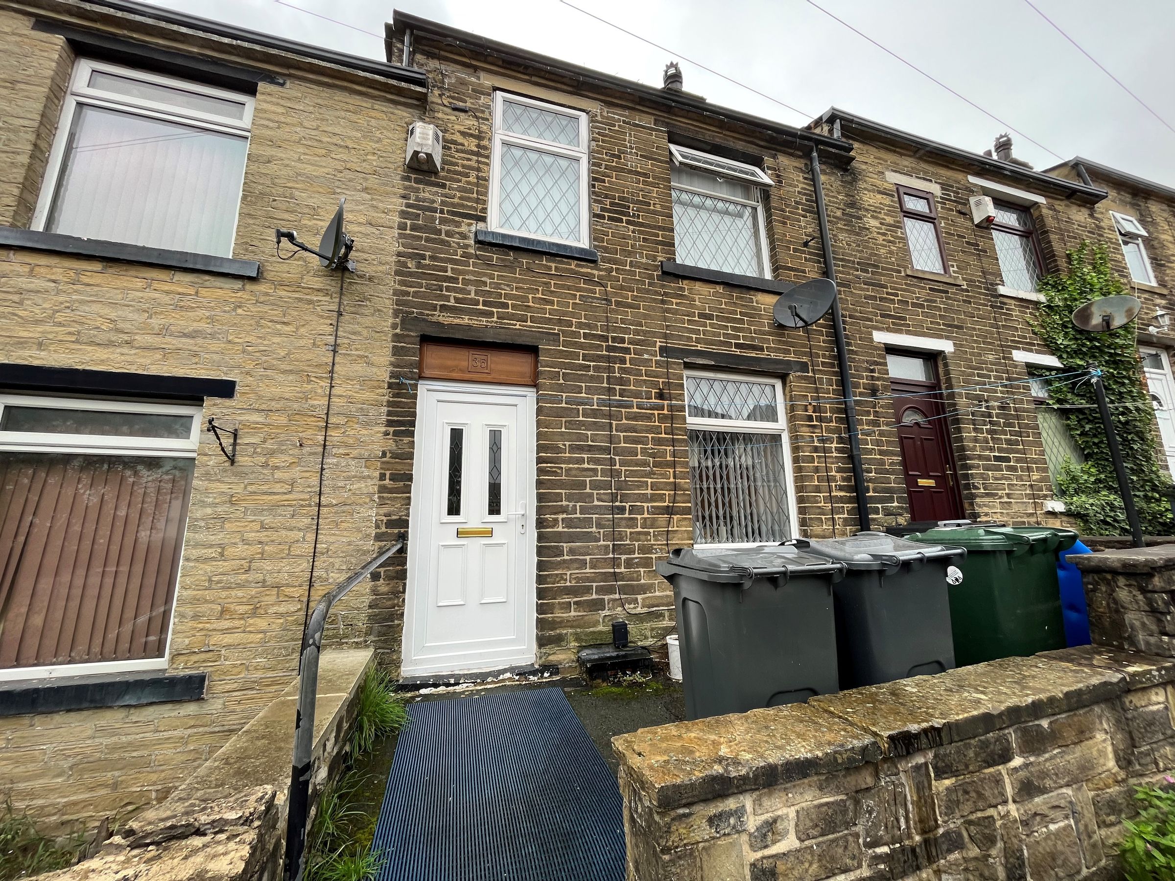 2 bed terraced house to rent in Fleece Street, Buttershaw, Bradford BD6