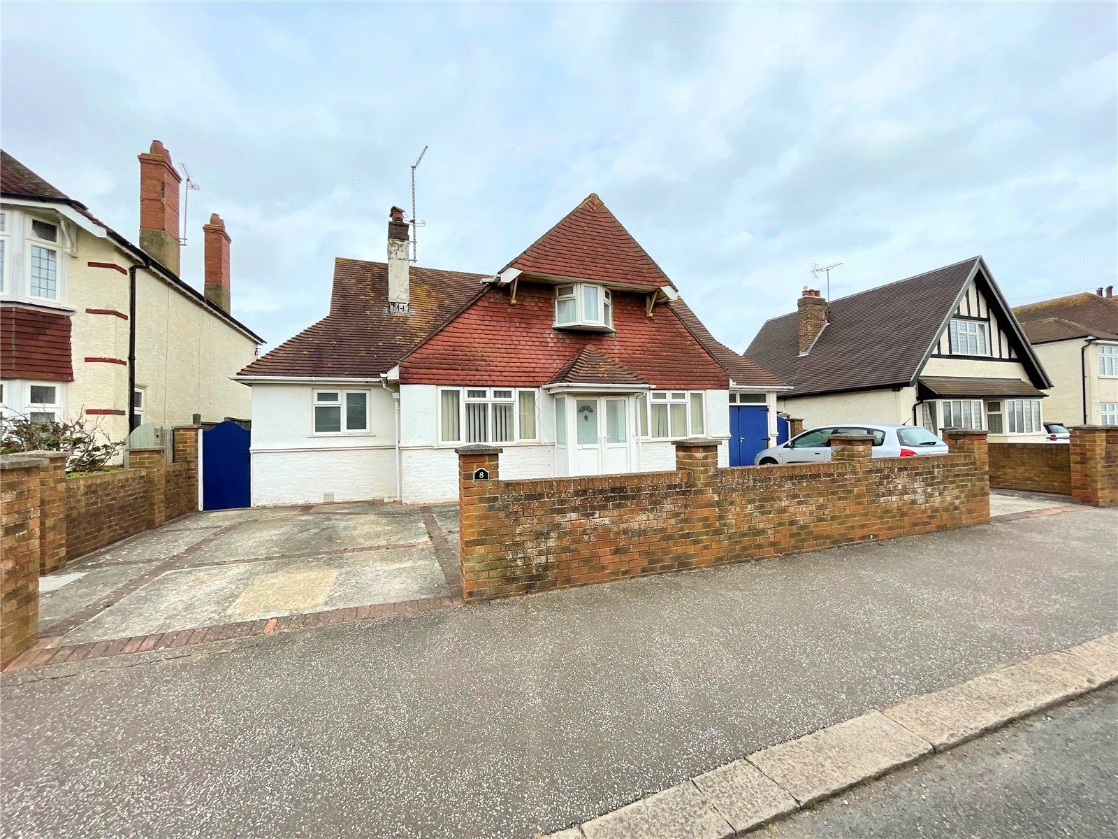 3 bed detached house for sale in Wallace Avenue, Worthing BN11 Zoopla