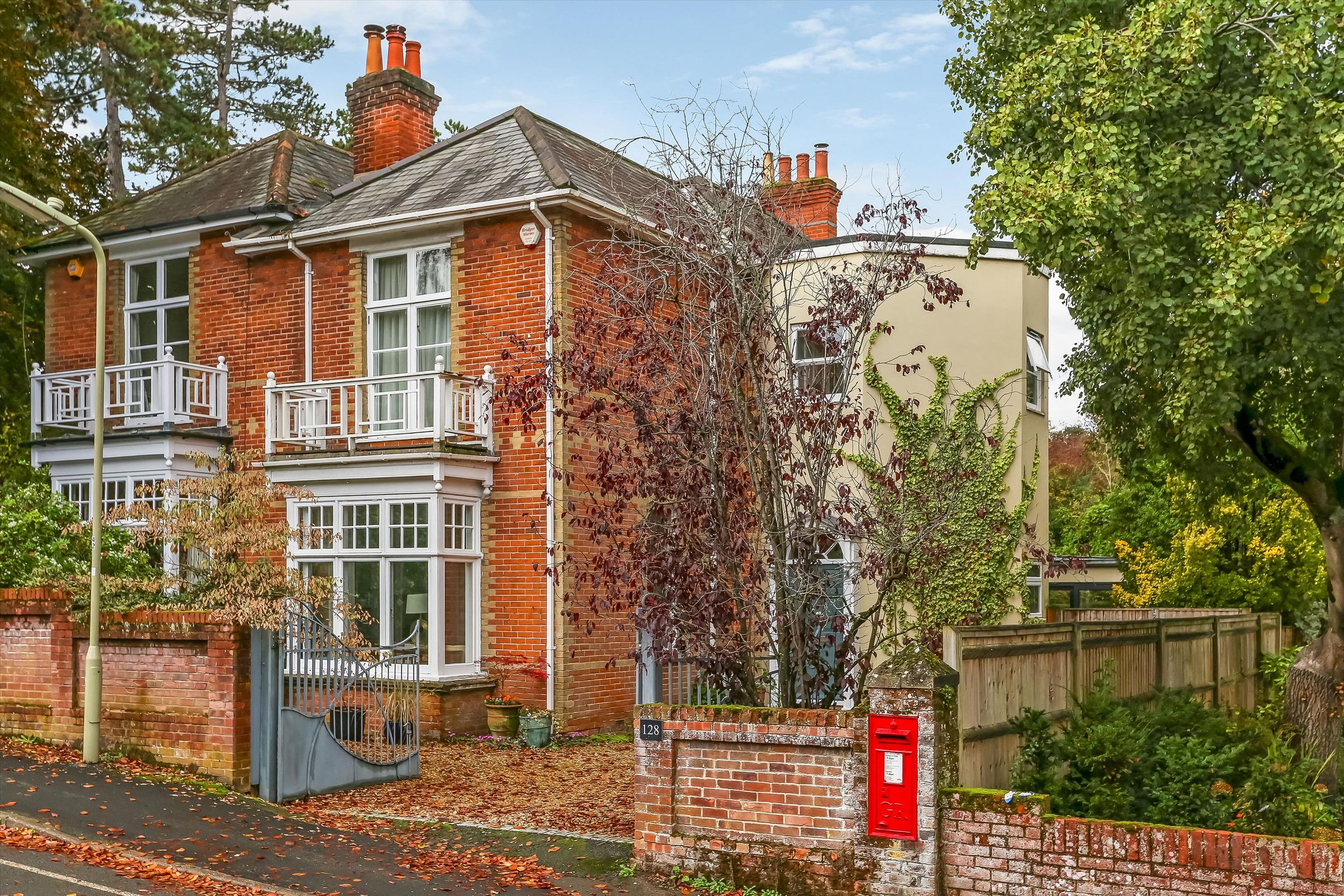 4 bed semidetached house for sale in Christchurch Road, Winchester