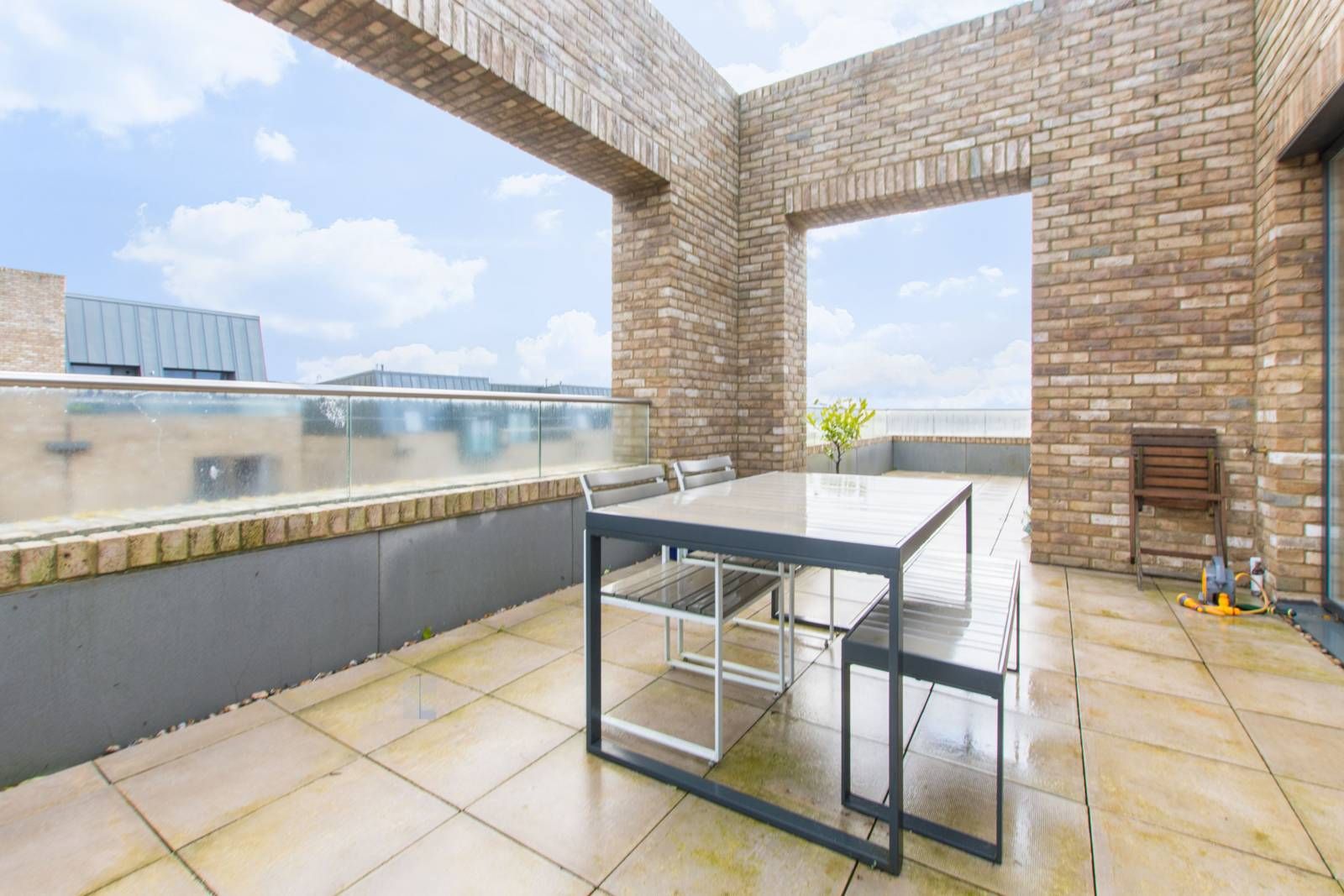 Flat Caledonian Building Regiment Hill Mill Hill London NW7  