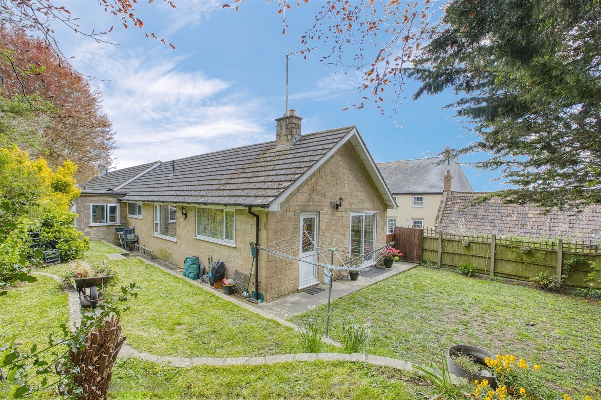 3 bed bungalow to rent in East Street, Crewkerne TA18 Zoopla