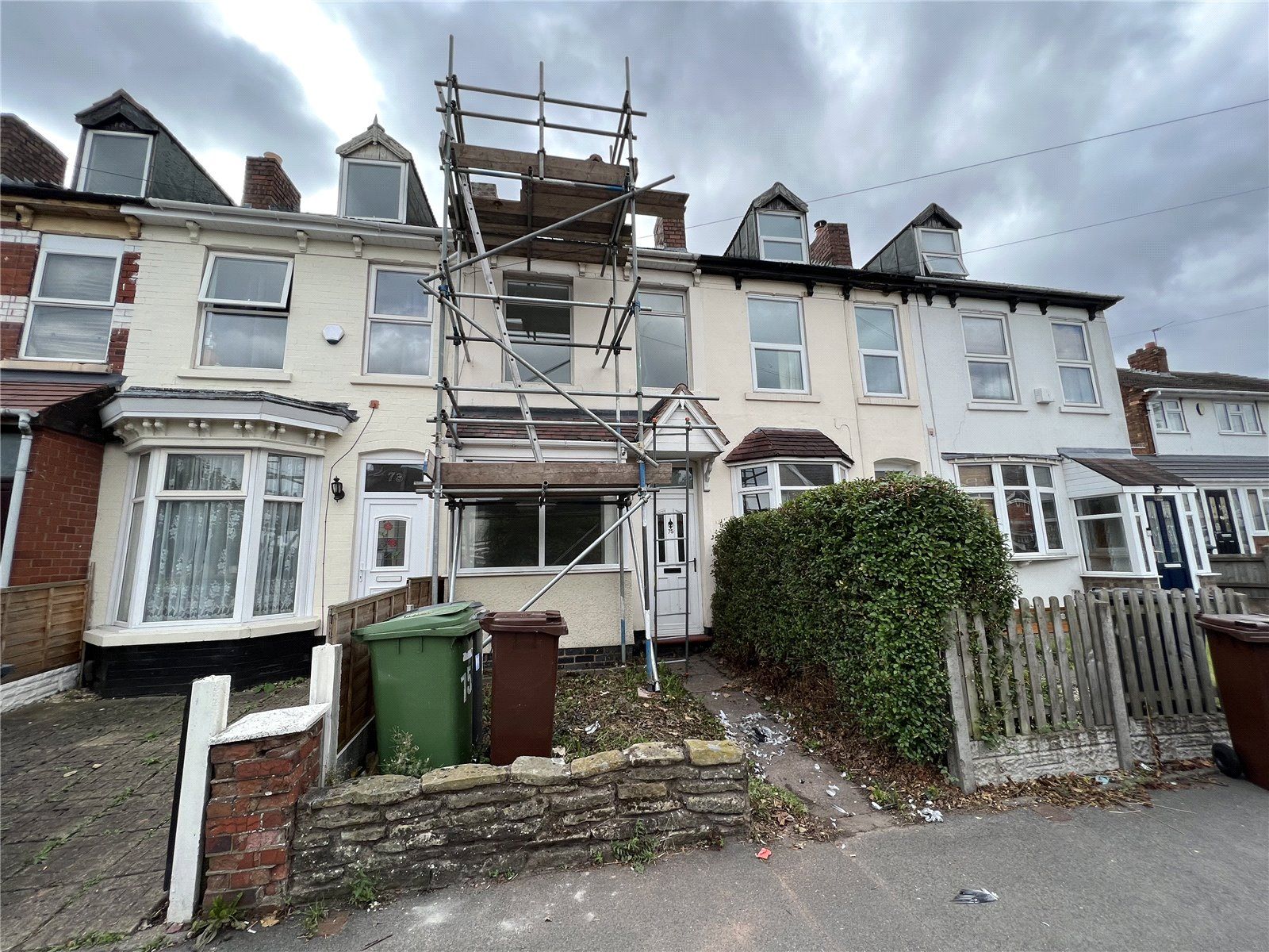 3 bed terraced house to rent in Vicarage Road, Wednesfield