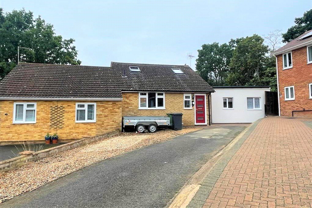 4 bed semidetached house for sale in Robins Bow, Camberley, Surrey