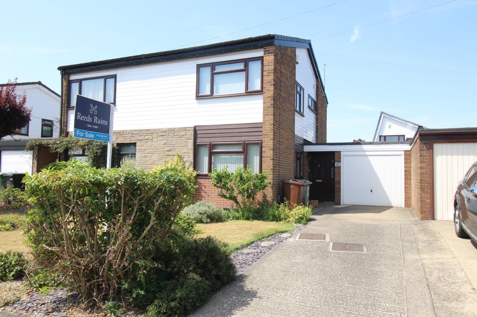 3 bed semidetached house for sale in Parkways, Oulton, Leeds, West