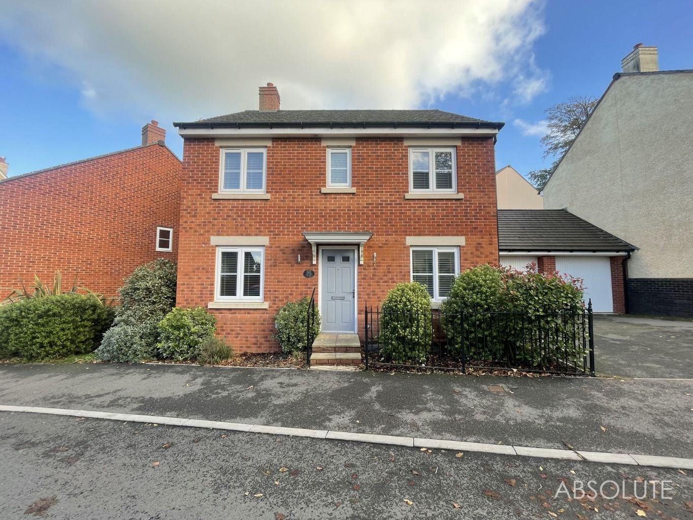 5 bed detached house to rent in Finistere Avenue, Dawlish, Devon EX7