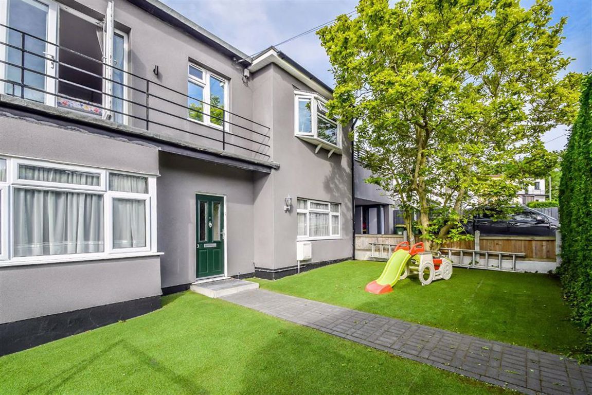 Hedgehope Avenue, Rayleigh, Essex SS6  