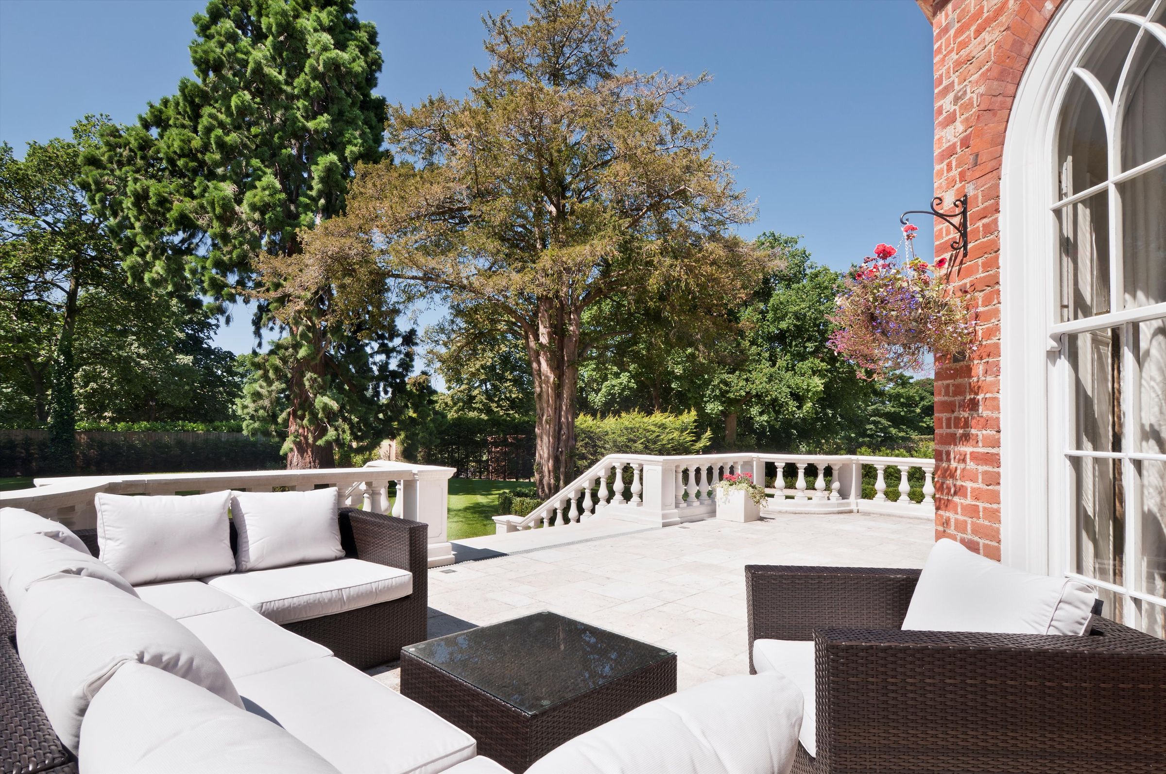 7 bed detached house for sale in Bray Road, Bray, Maidenhead, Berkshire