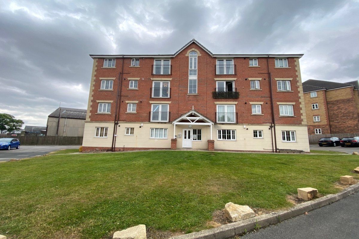 2 bed flat for sale in Moorcroft, Ossett, West Yorkshire WF5 Zoopla