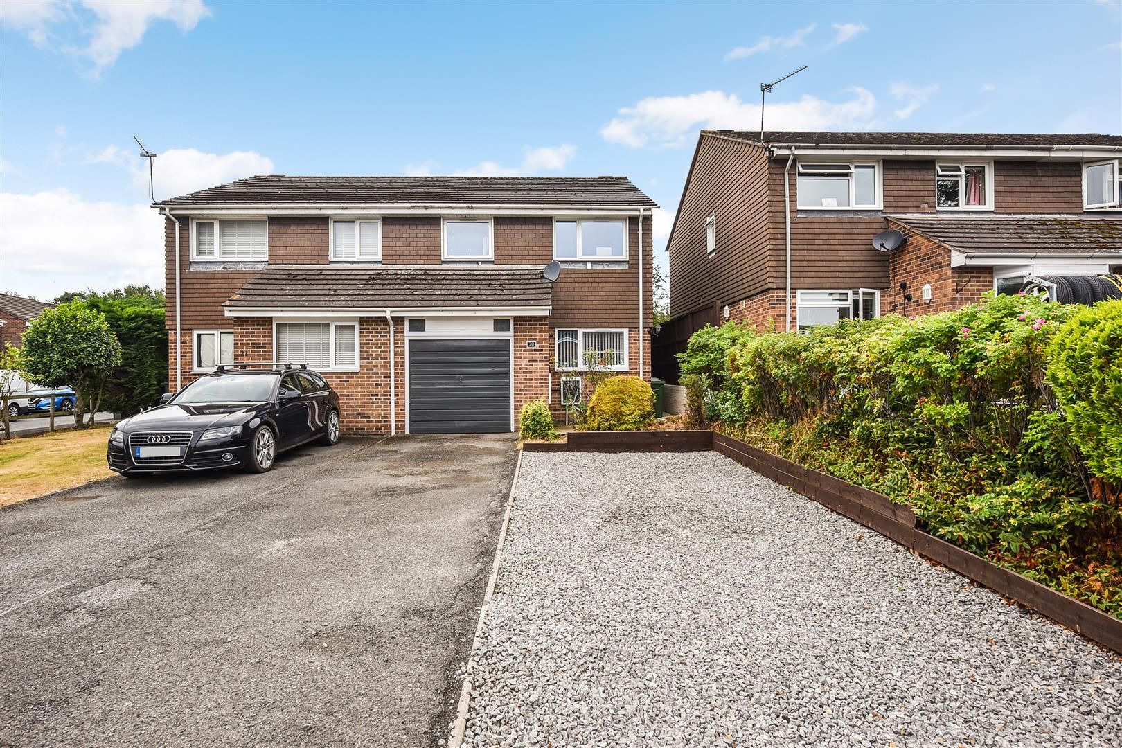 4 bed semidetached house for sale in Sunnyside Close, Charlton