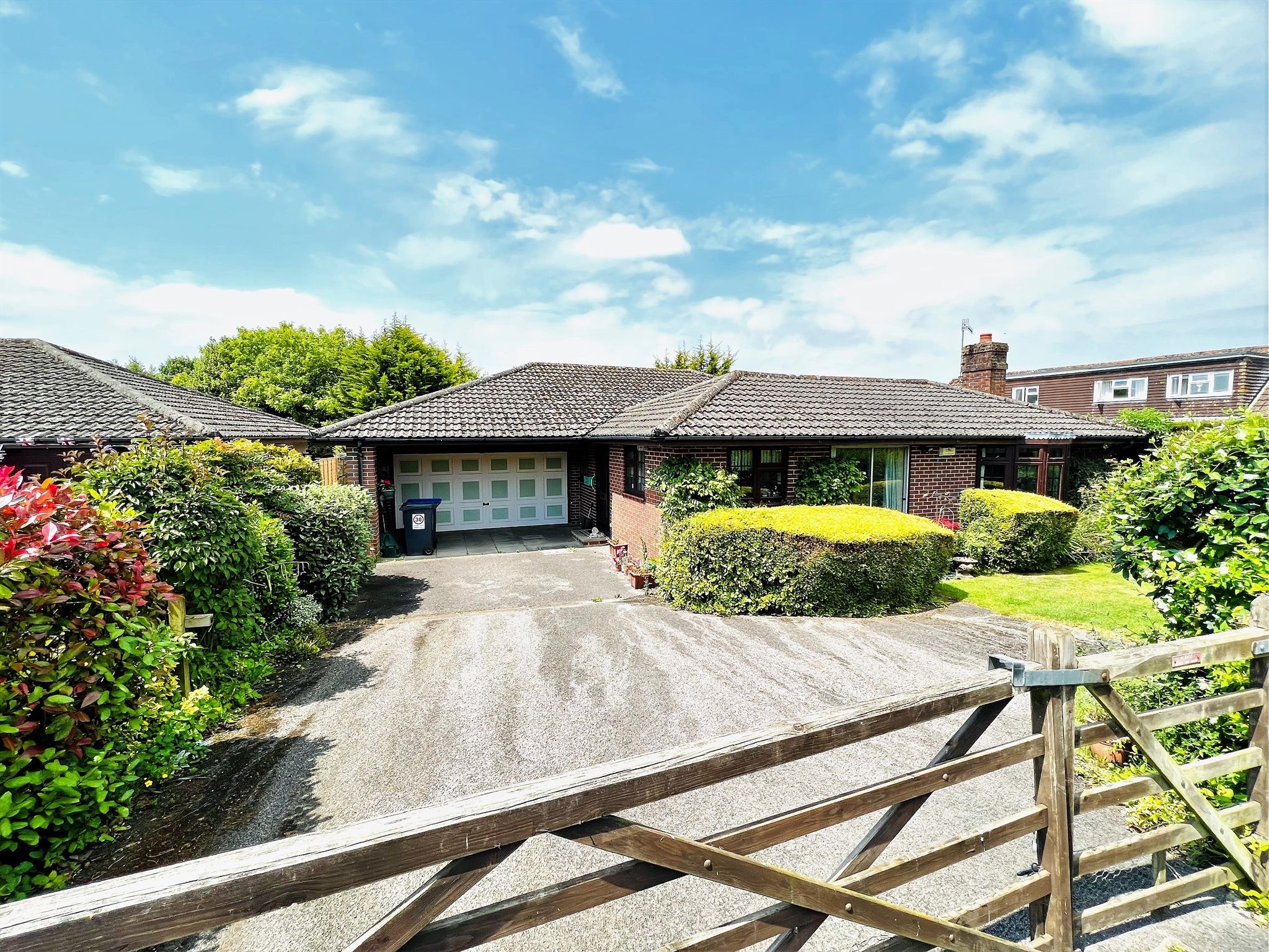 3 bed detached bungalow for sale in The Ridge, Woodfalls, Salisbury SP5