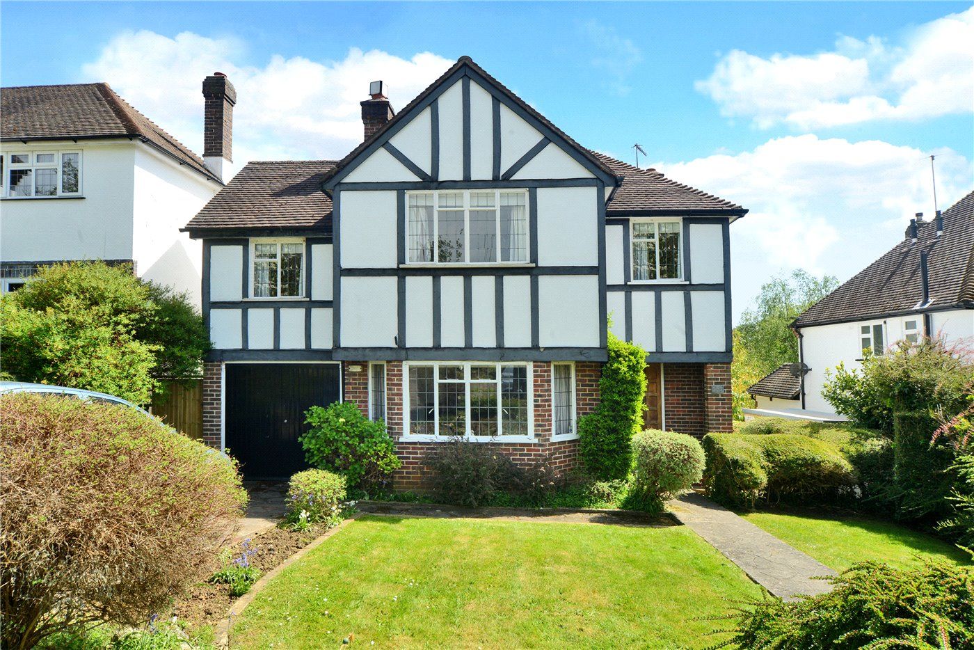4 bed detached house for sale in Pembroke Close, Banstead, Surrey SM7
