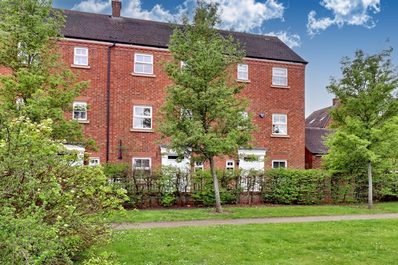 3 bed town house for sale in Broadbent Close, Darwin Park, Lichfield