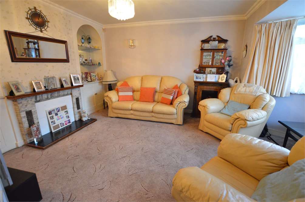 3 bed property for sale in Meadow Way Stone, Dartford, Kent DA2 Zoopla