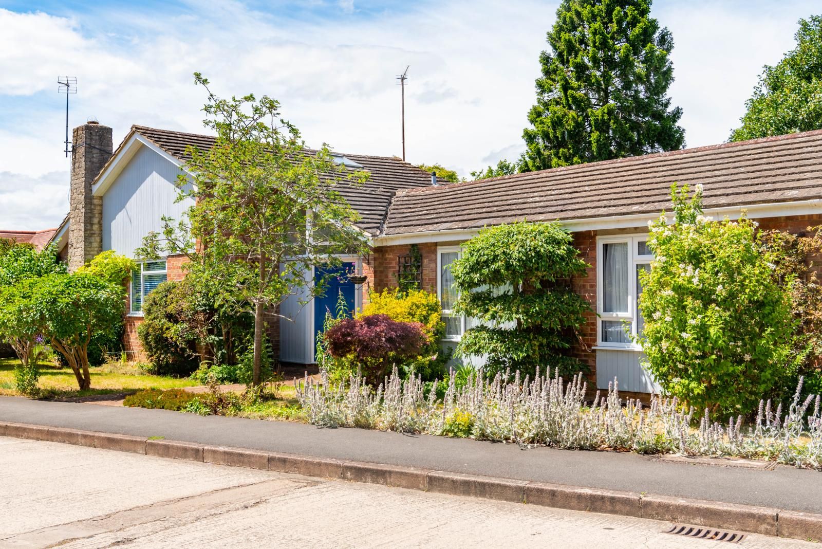2 bed detached bungalow for sale in Marsden, Woodstock Close, Oxford