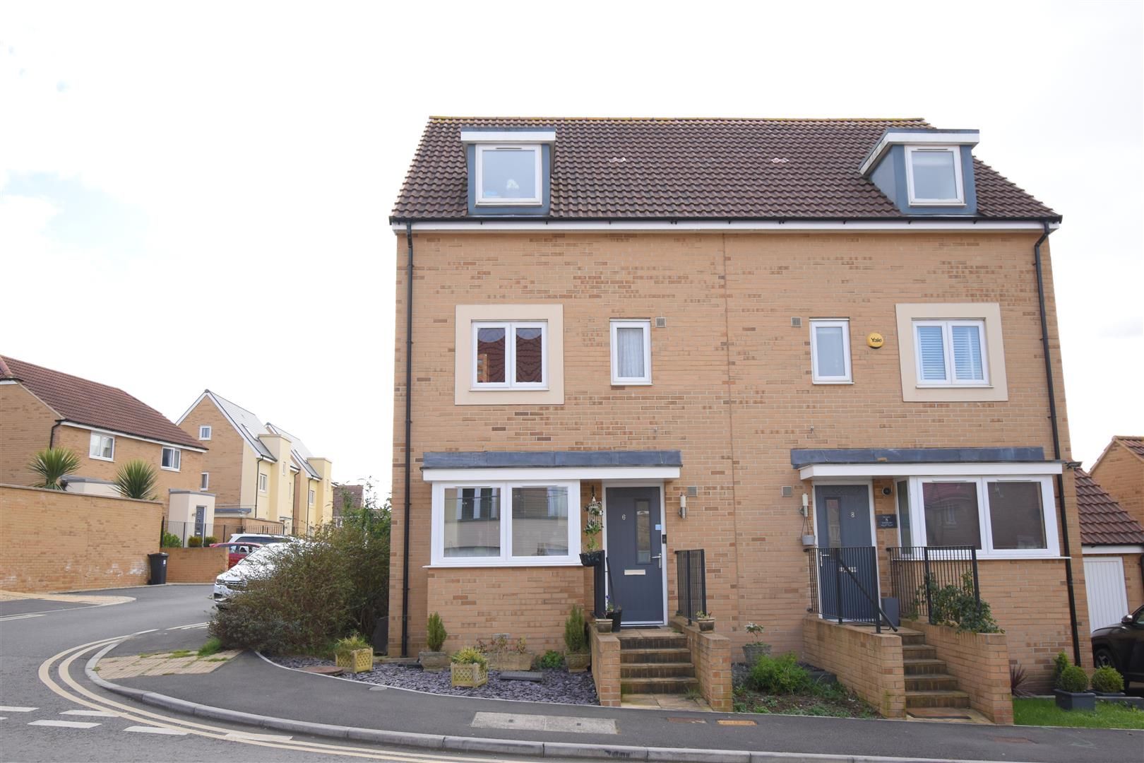 4 bed semidetached house for sale in Newlands Lane, Emersons Green