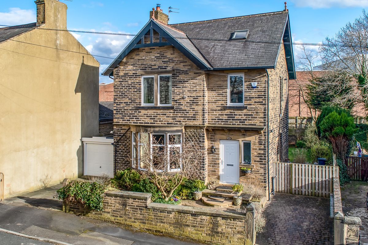 6 bed detached house for sale in Shetcliffe Lane, Bierley, Bradford BD4 Zoopla