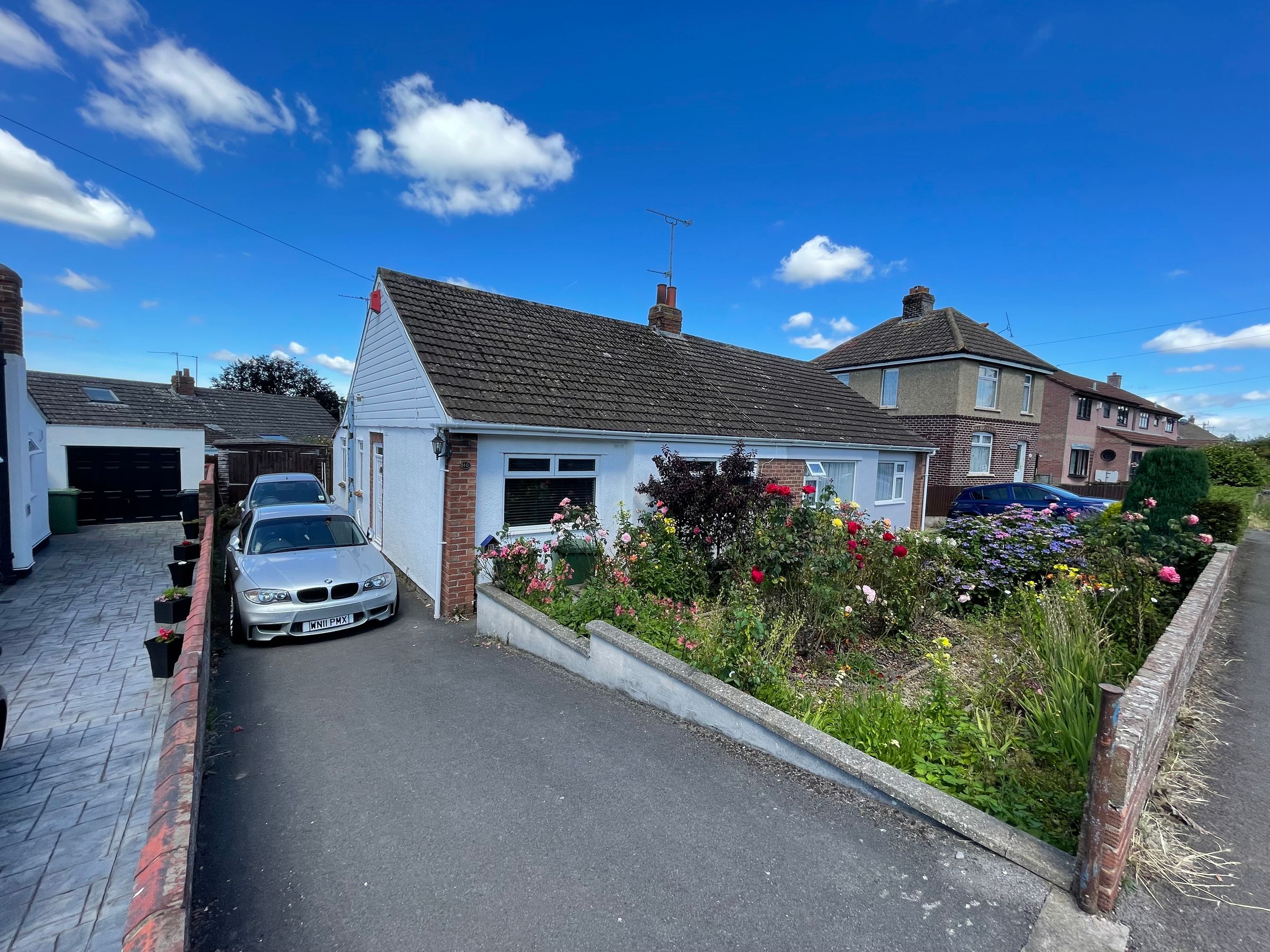 2 bed bungalow to rent in Henfield Road, Coalpit Heath, Bristol BS36