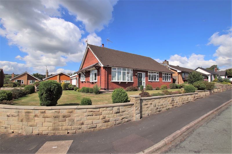 3 bed detached bungalow for sale in Linden Drive, Gillow Heath