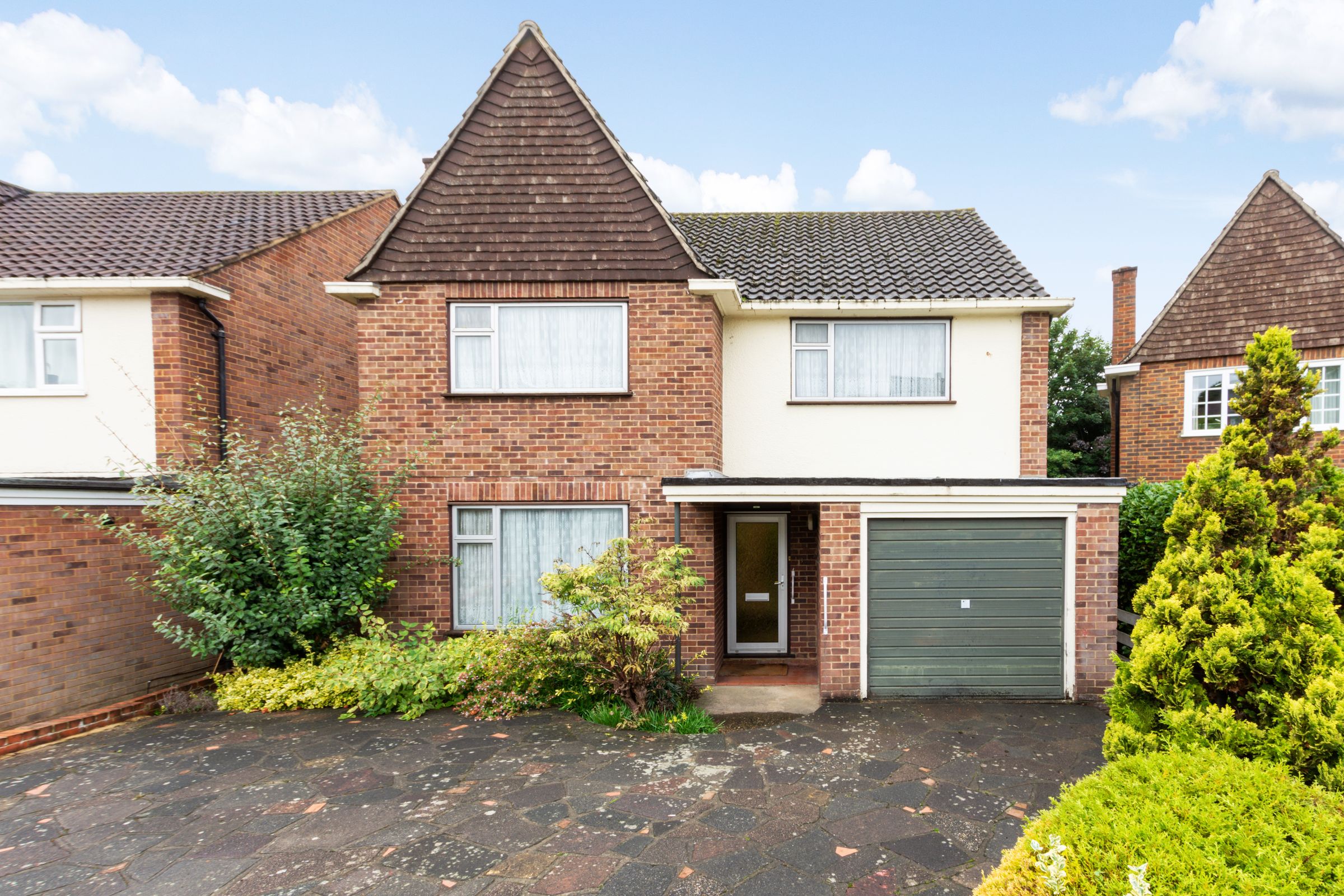 4 bed detached house for sale in Green Farm Close, Green Street Green