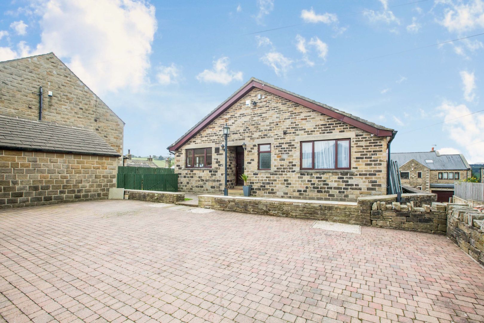 3 bed detached bungalow for sale in High Street, Stainland, Halifax HX4