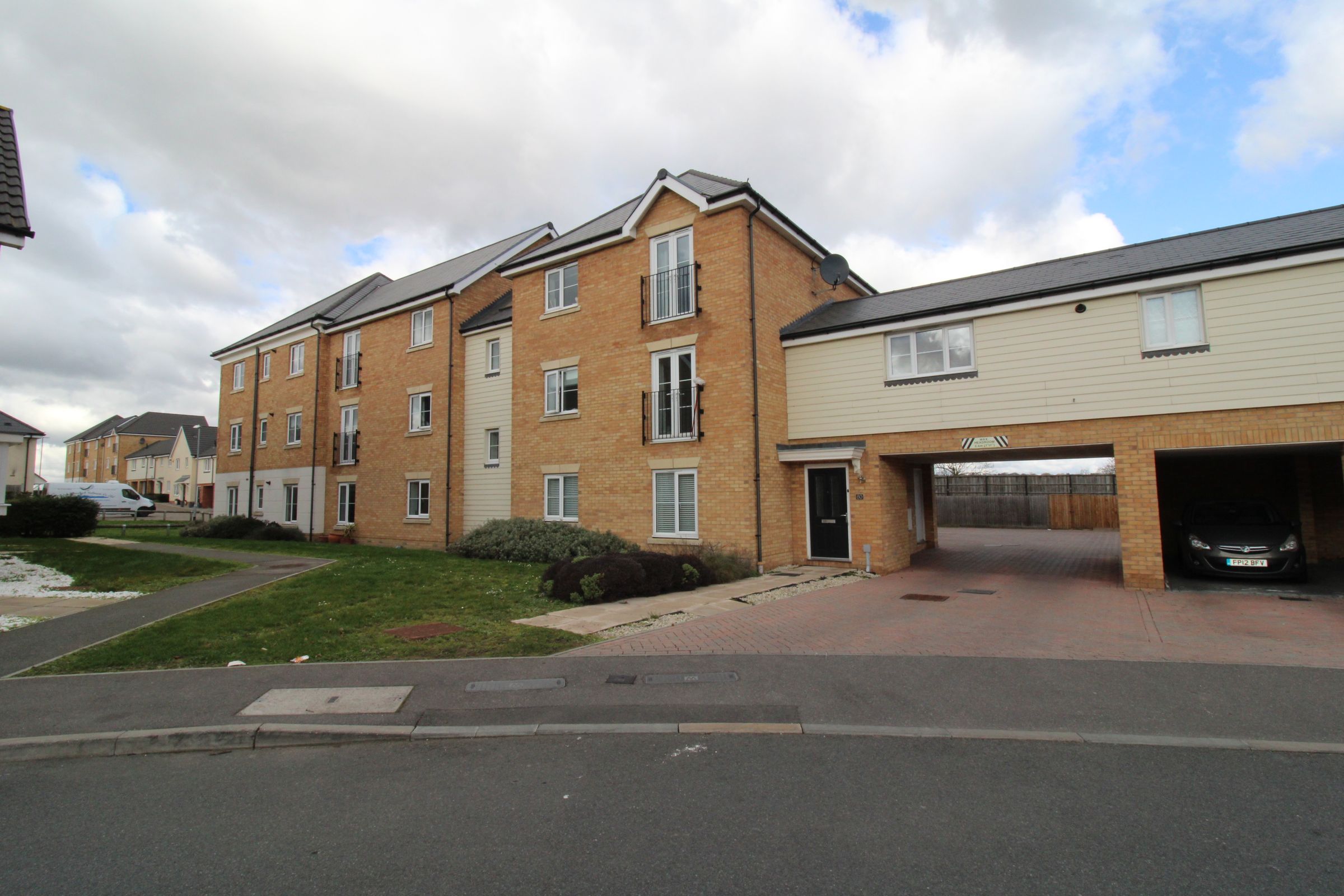 1 bed flat for sale in Warwick Crescent, Basildon SS15 Zoopla