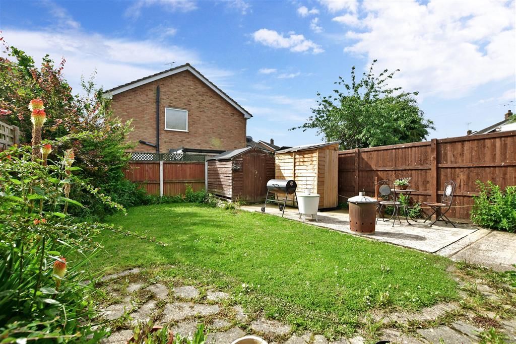 3 bed semidetached house for sale in Sandilands, Willesborough