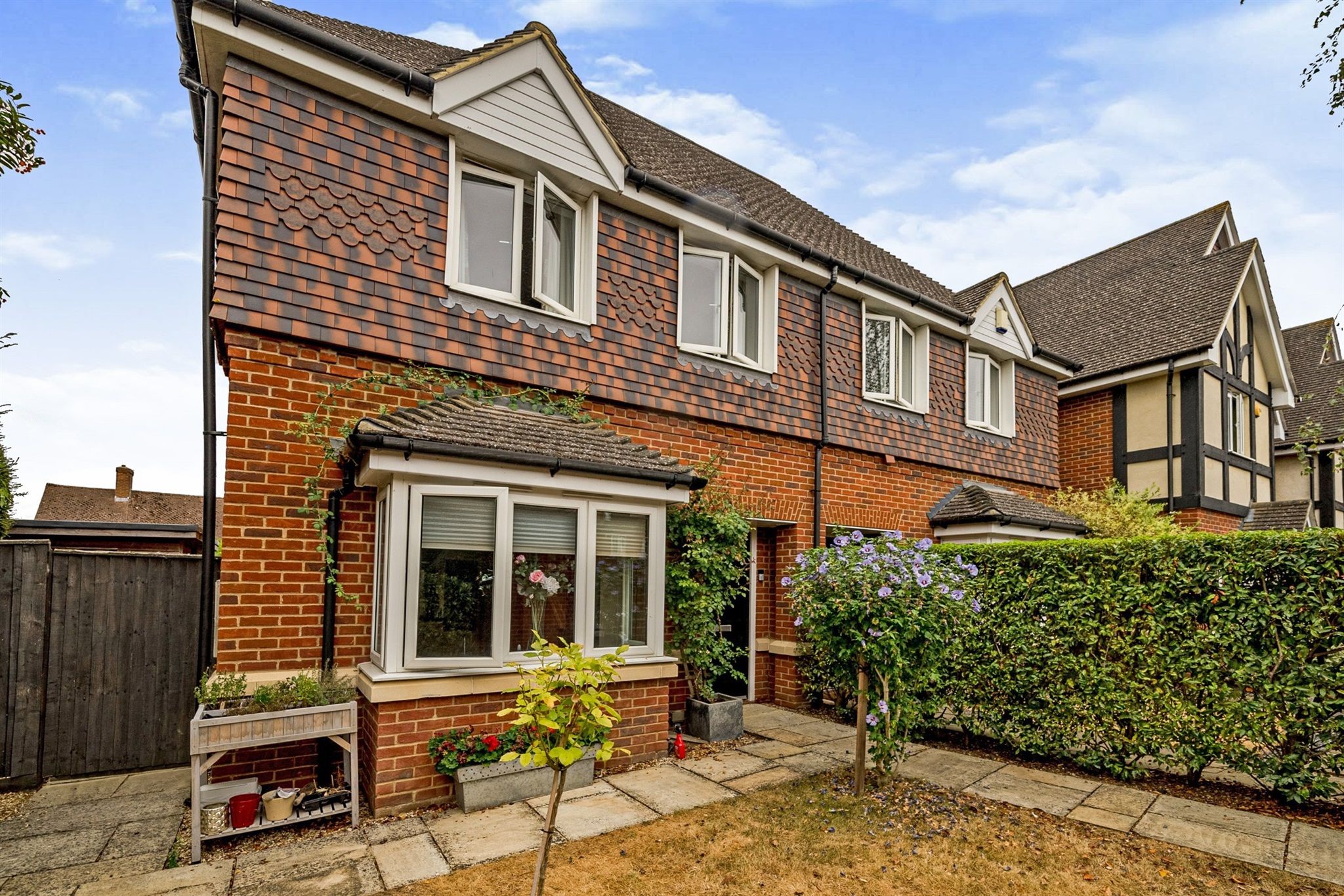 3 bed semidetached house for sale in Winter's Acre, Burnham, Slough