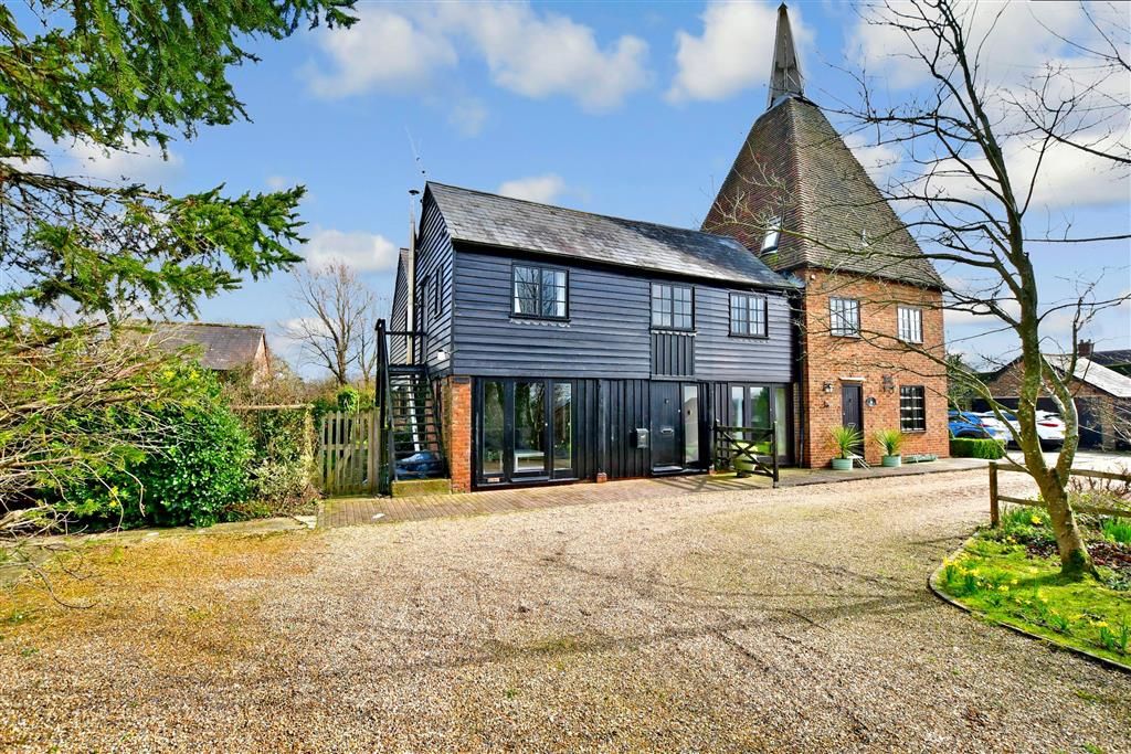 3 bed semidetached house for sale in Rolvenden Road, Tenterden, Kent