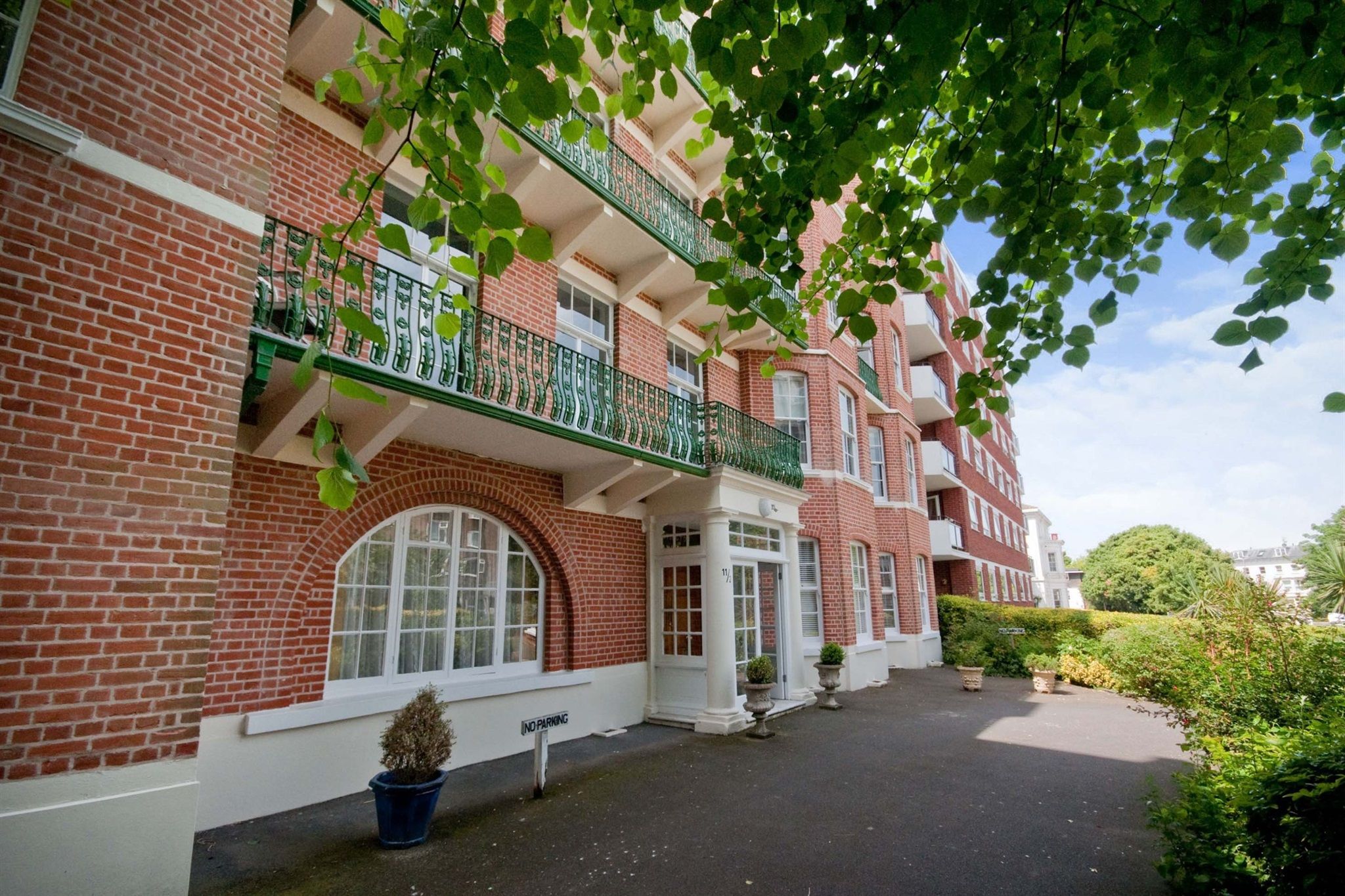 4 bed flat for sale in Hartington Place, Eastbourne BN21 Zoopla