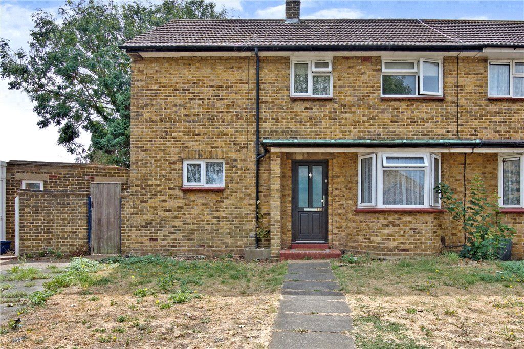 3 bed detached house for sale in Norwich Avenue, SouthendOnSea, Essex
