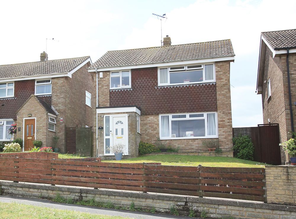 3 bed detached house for sale in Windrush, Highworth SN6 Zoopla