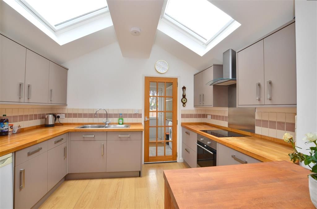 2 bed end terrace house for sale in Priory Street, Tonbridge, Kent TN9