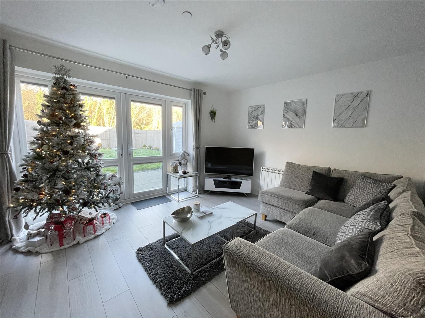 3 bed semidetached house for sale in Mansion Gardens, Penllergaer