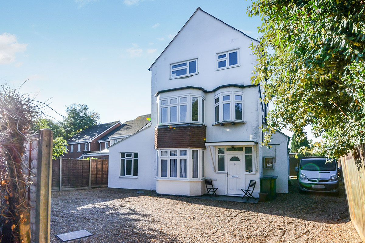 5 bed detached house for sale in Garston Lane, Watford, Hertfordshire