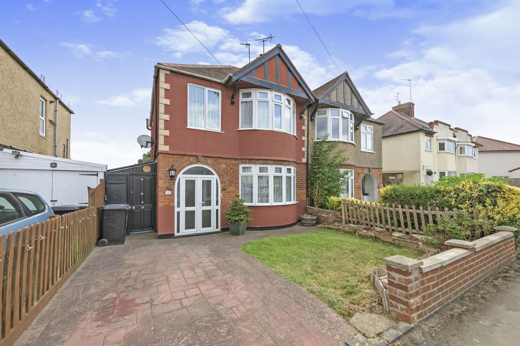 3 bed semidetached house for sale in Whitehills Way, Kingsthorpe